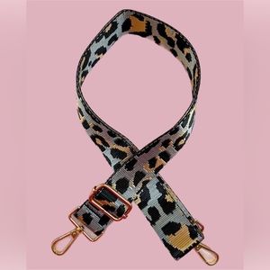 Adjustable purse, crossbody, bag strap.